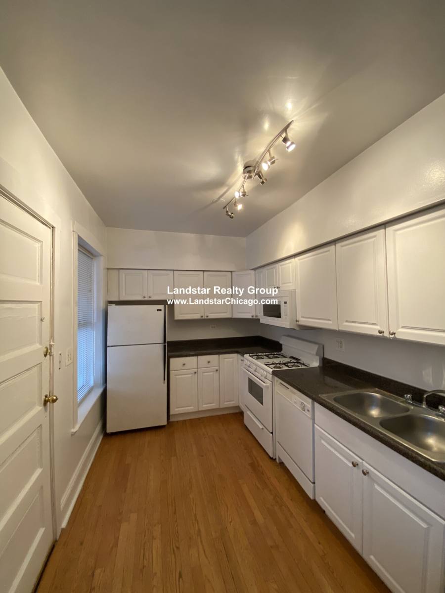 Apartment for rent at 558 Elmwood #2, Chicago, IL 60620