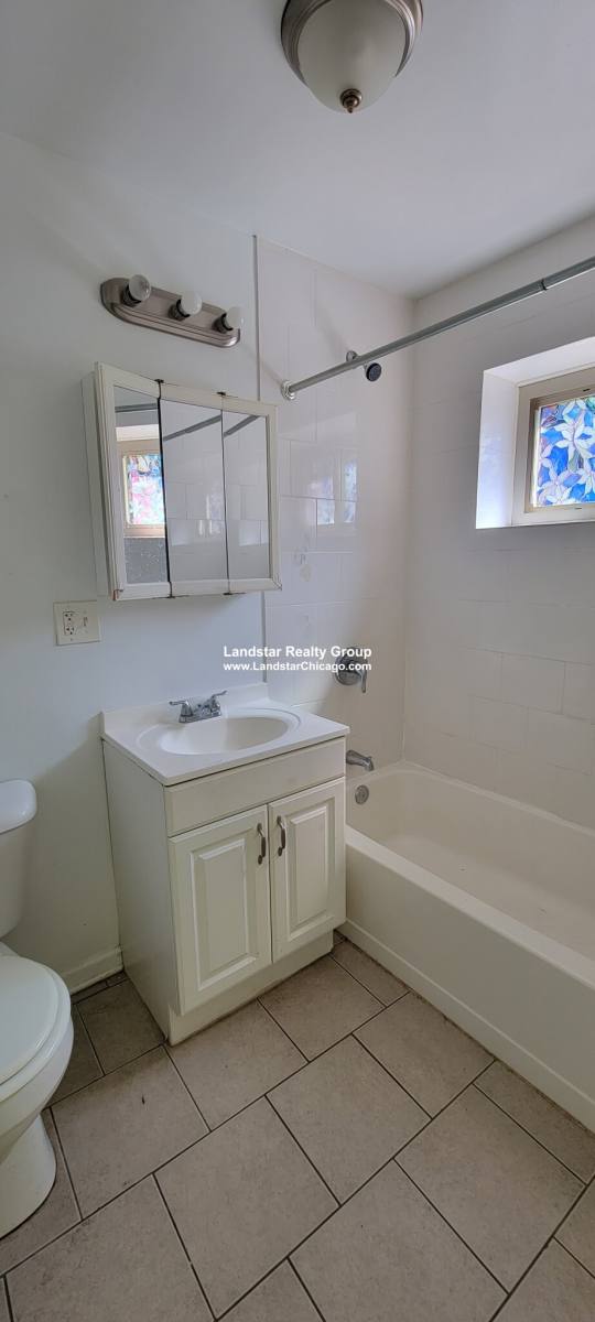 Apartment for rent at 2530 W Fitch #G, Chicago, IL 60645