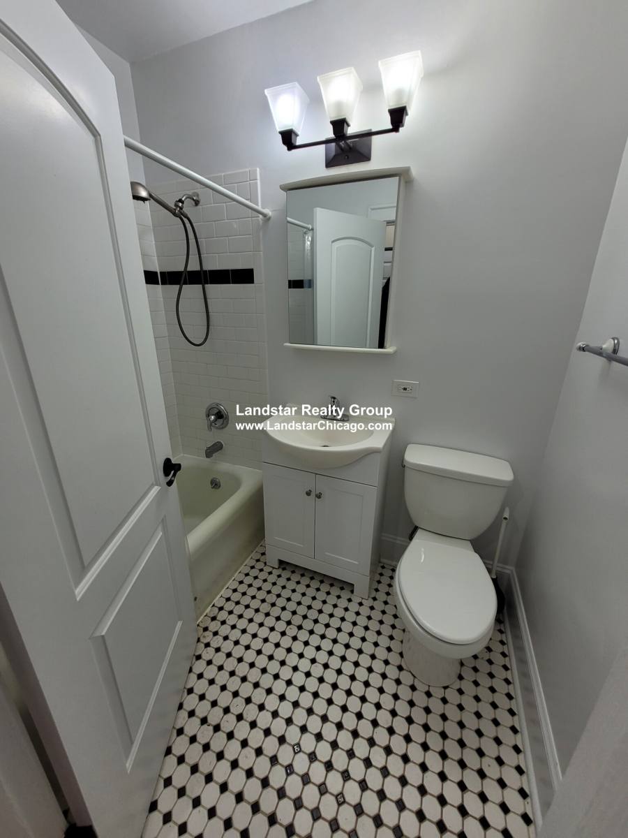 Apartment for rent at 718 Reba Place #2N, Evanston, IL 60202