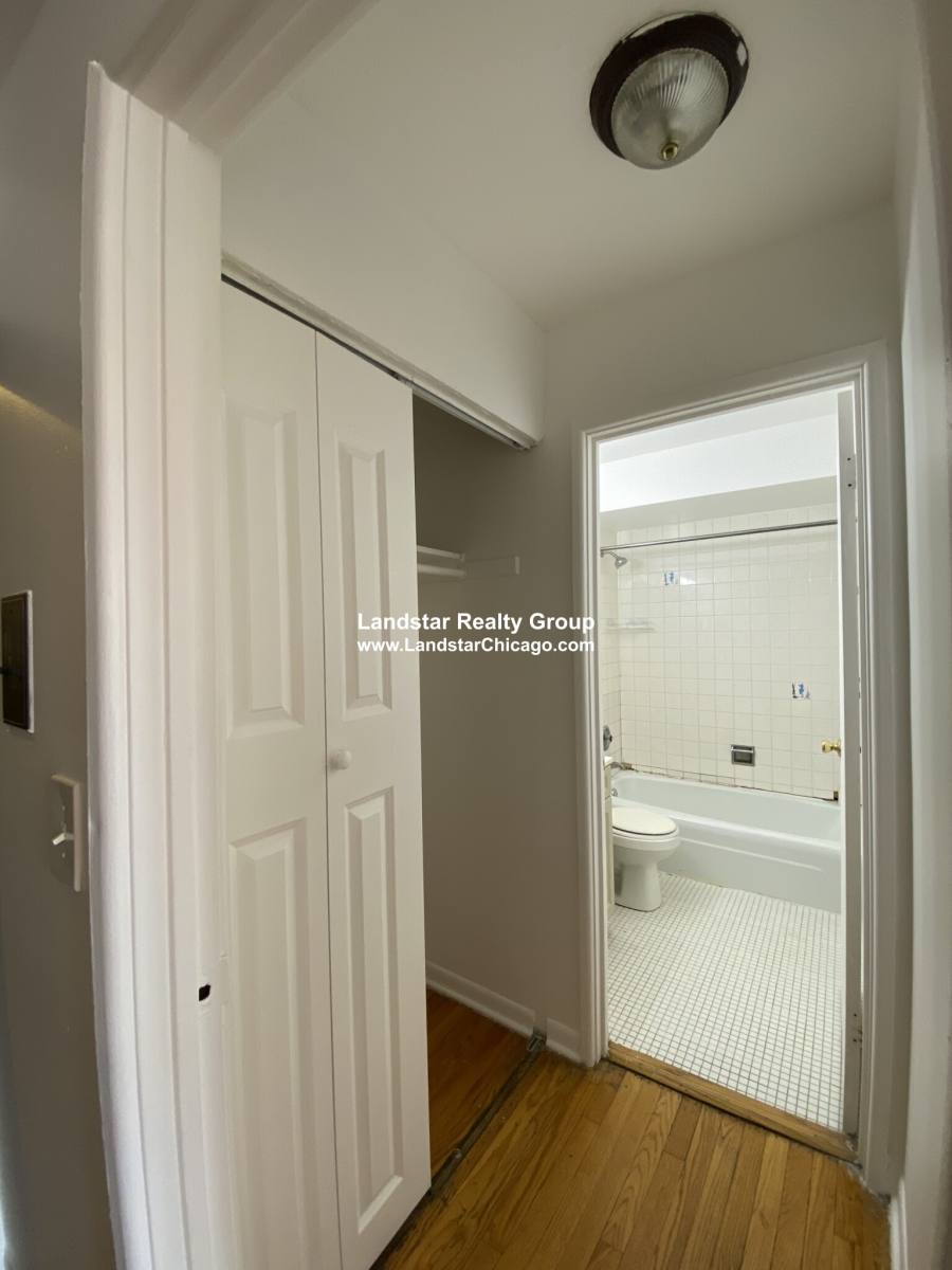 Apartment for rent at 6972 N Sheridan Rd #507, Chicago, IL 60626
