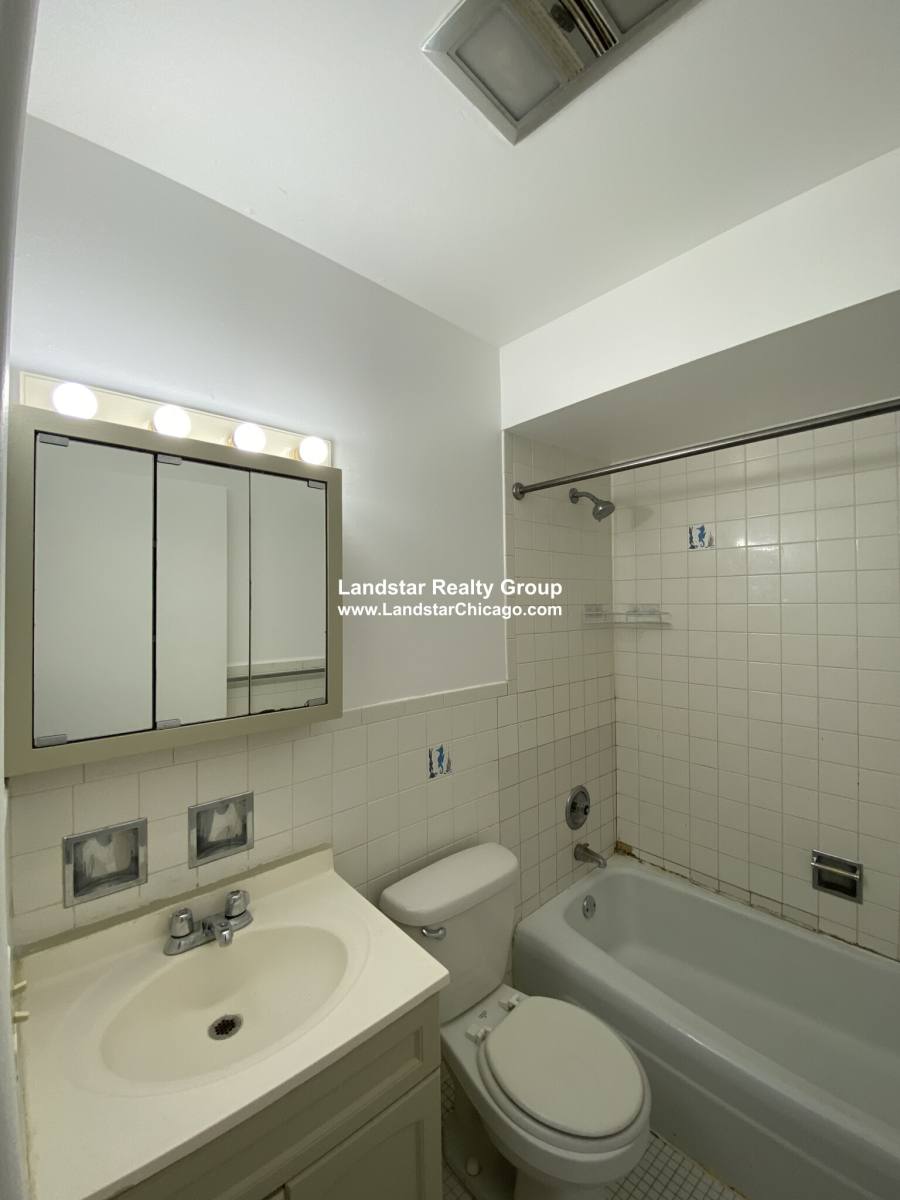 Apartment for rent at 6972 N Sheridan Rd #507, Chicago, IL 60626
