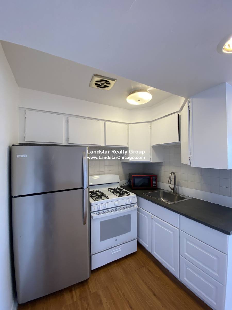 Apartment for rent at 6972 N Sheridan Rd #507, Chicago, IL 60626