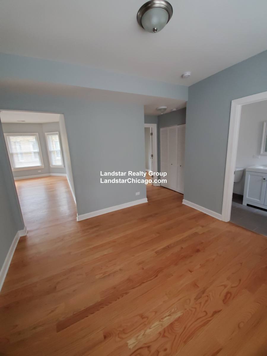 Apartment for rent at 1640 W Pratt Blvd #2B, Chicago, IL 60626