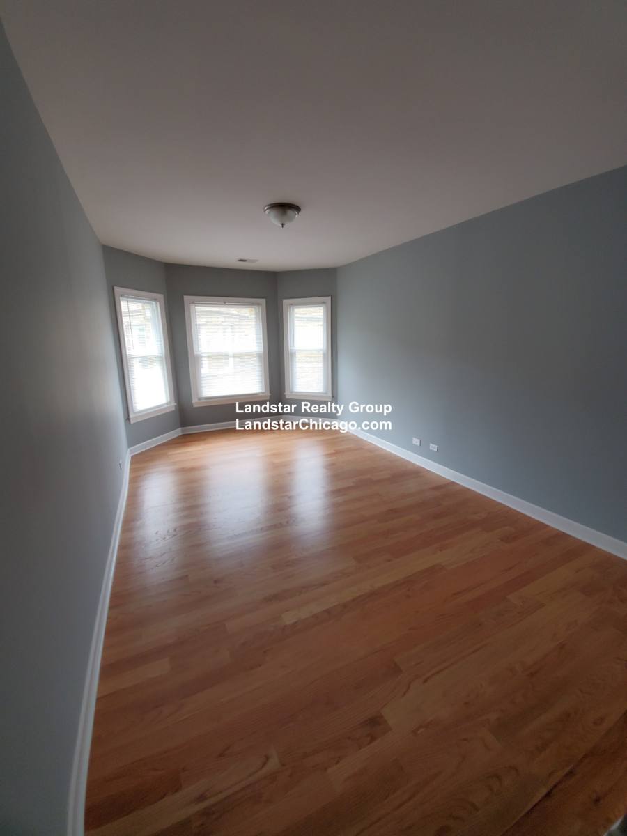 Apartment for rent at 1640 W Pratt Blvd #2B, Chicago, IL 60626