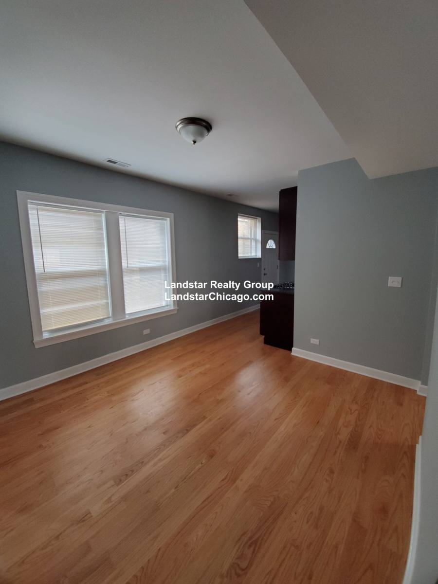 Apartment for rent at 1640 W Pratt Blvd #2B, Chicago, IL 60626