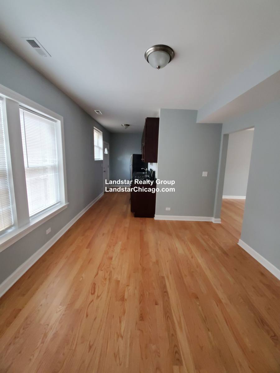 Apartment for rent at 1640 W Pratt Blvd #2B, Chicago, IL 60626