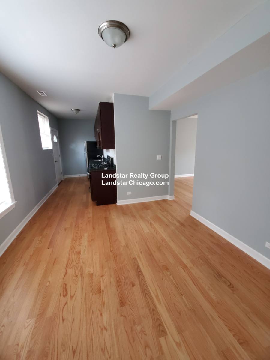 Apartment for rent at 1640 W Pratt Blvd #2B, Chicago, IL 60626