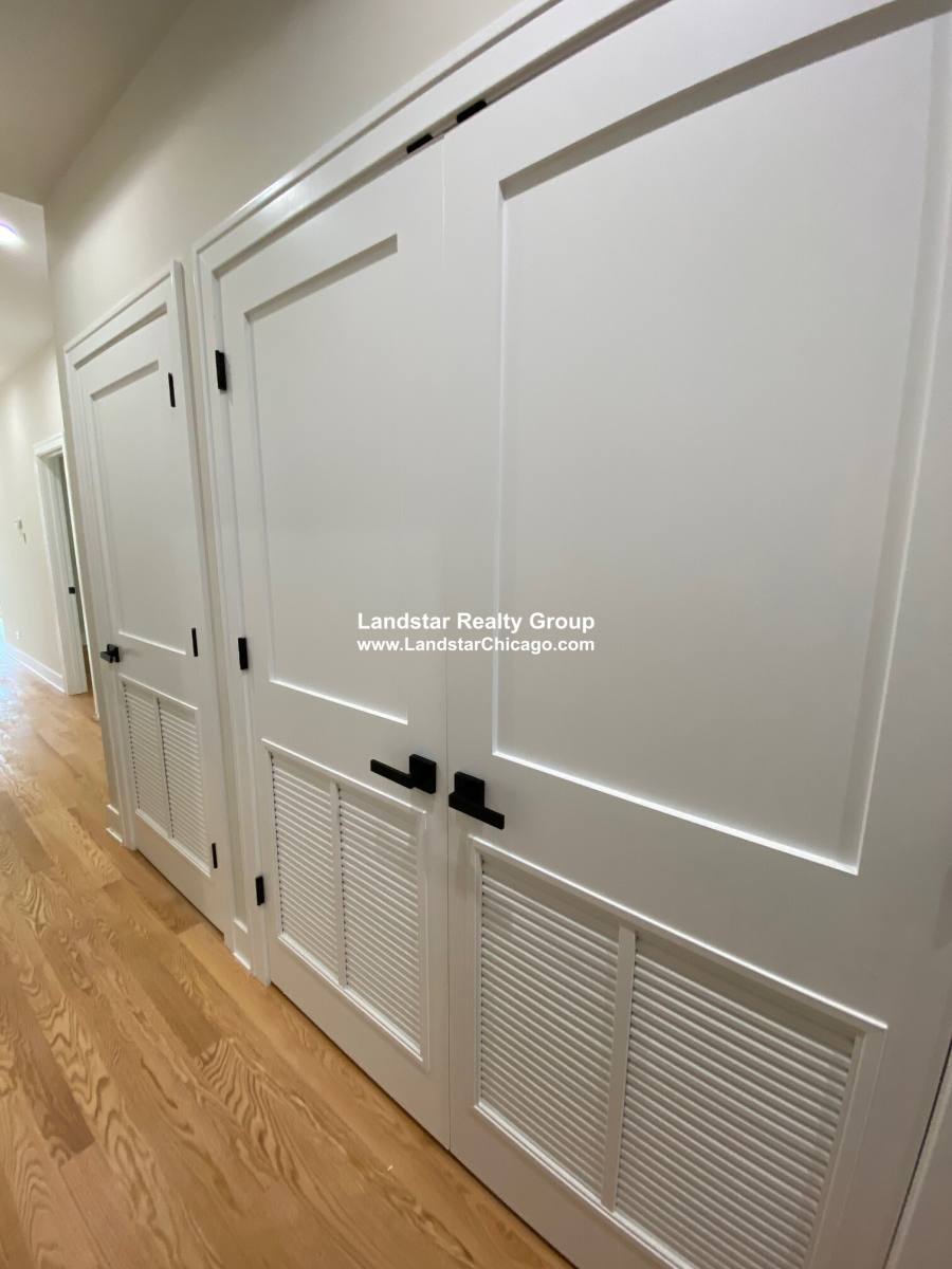 Apartment for rent at 1055 W Pratt Blvd #2A, Chicago, IL 60626