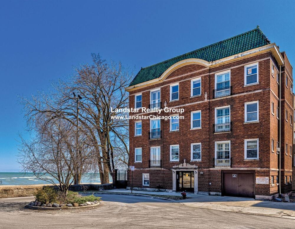 Apartment for rent at 1055 W Pratt Blvd #2A, Chicago, IL 60626