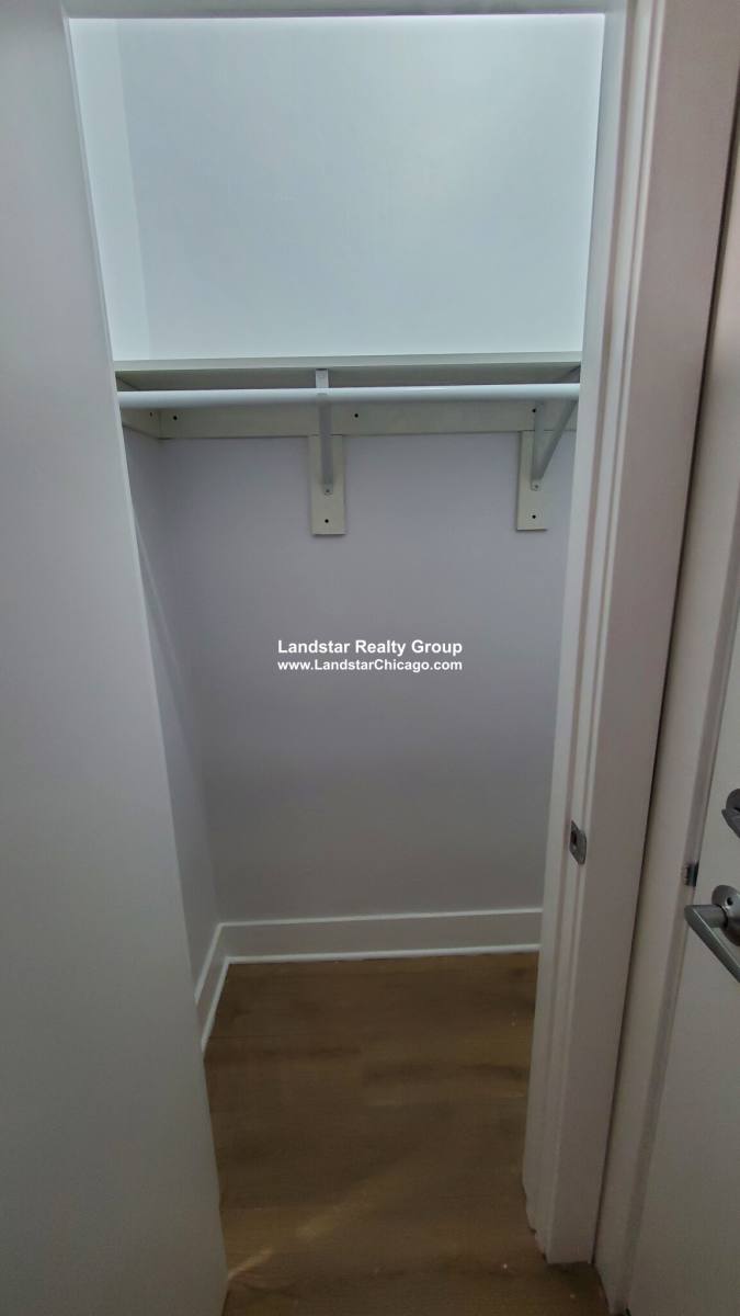 Apartment for rent at 1347 W Estes Ave #2F, Chicago, IL 60626