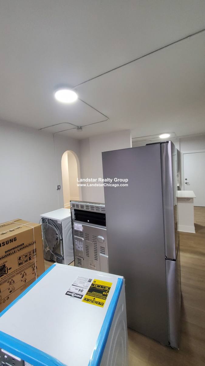 Apartment for rent at 1347 W Estes Ave #2F, Chicago, IL 60626