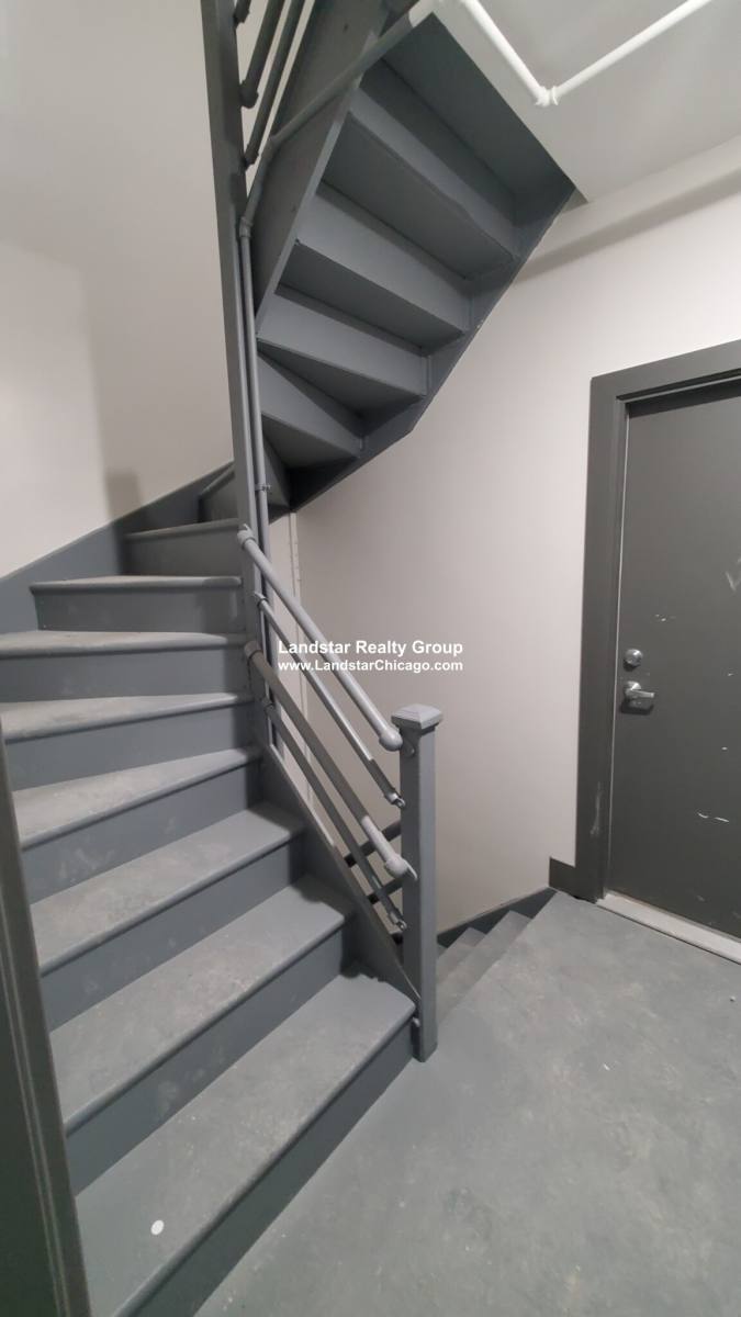 Apartment for rent at 1347 W Estes Ave #2F, Chicago, IL 60626