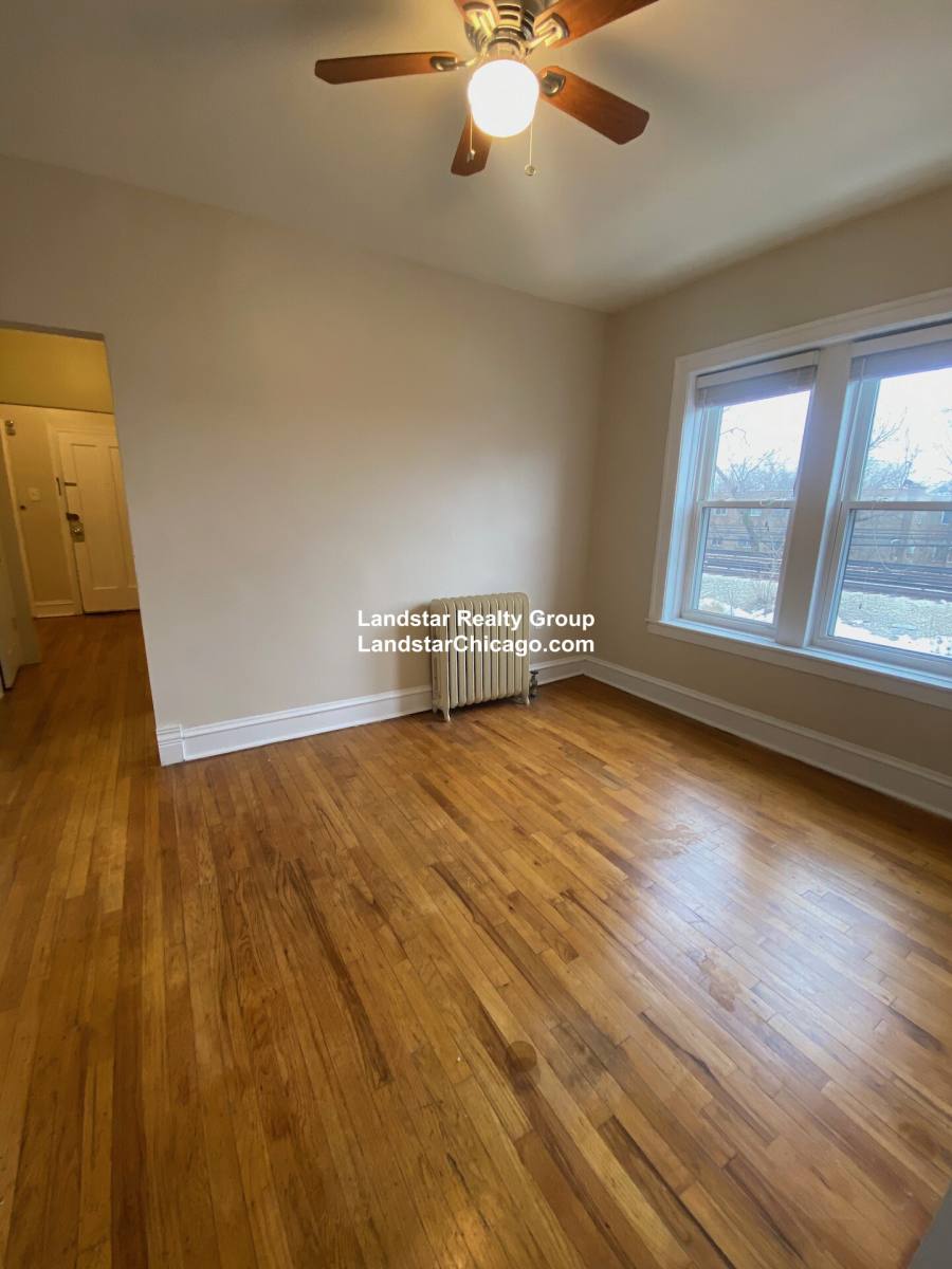 Apartment for rent at 1370 W Estes Ave #1N, Chicago, IL 60626