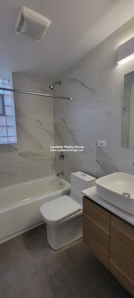 Apartment for rent at 1349 W Estes Ave #G4, Chicago, IL 60626