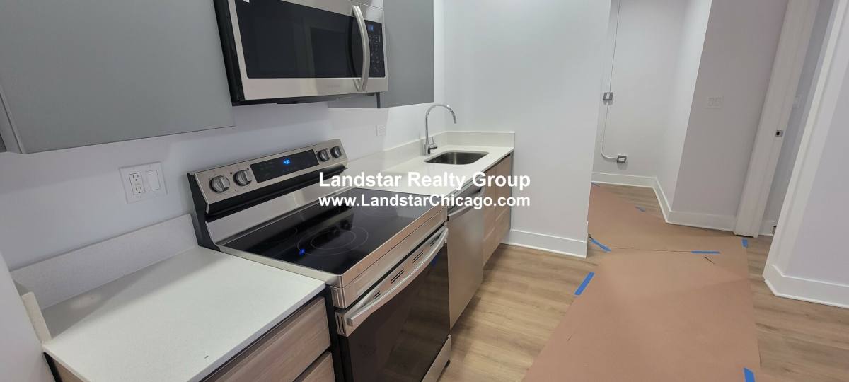 Apartment for rent at 1349 W Estes Ave #G4, Chicago, IL 60626