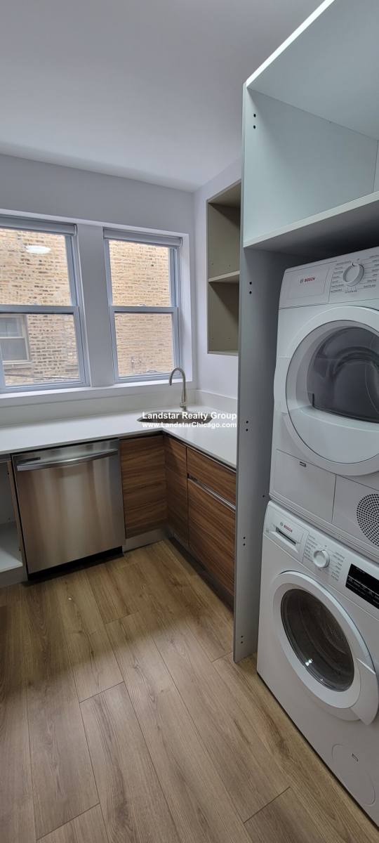 Apartment for rent at 1355 W Estes Ave #L3, Chicago, IL 60626