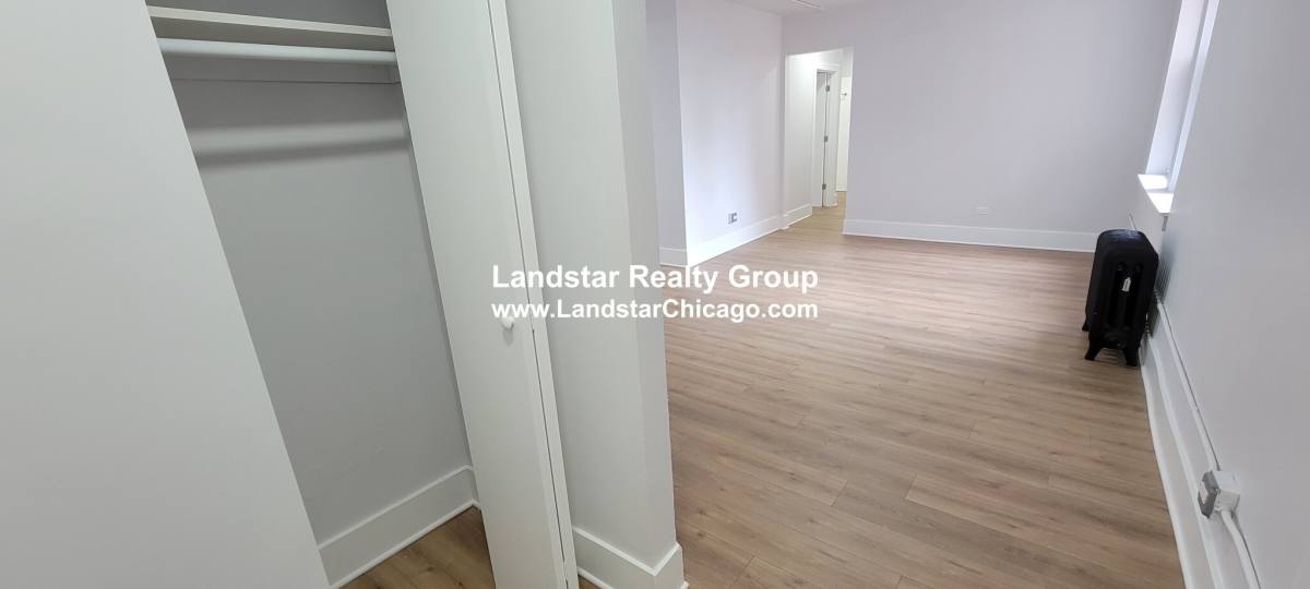 Apartment for rent at 1355 W Estes Ave #L3, Chicago, IL 60626