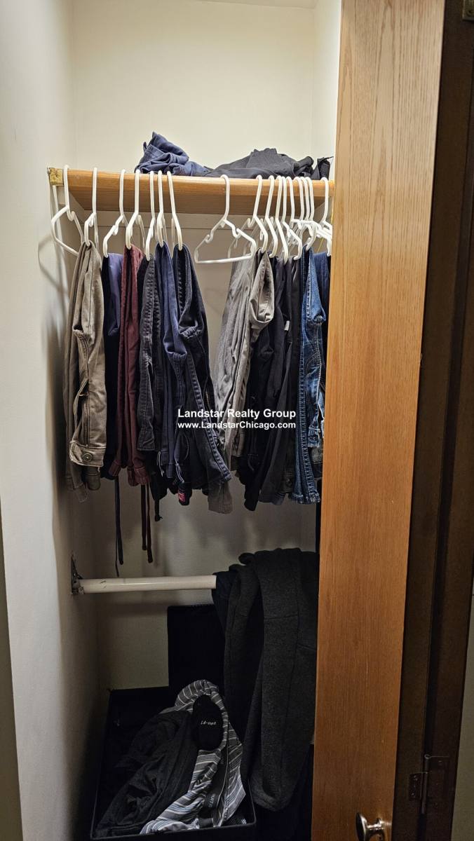 Apartment for rent at 1427 N Wood St #1F, Chicago, IL 60622
