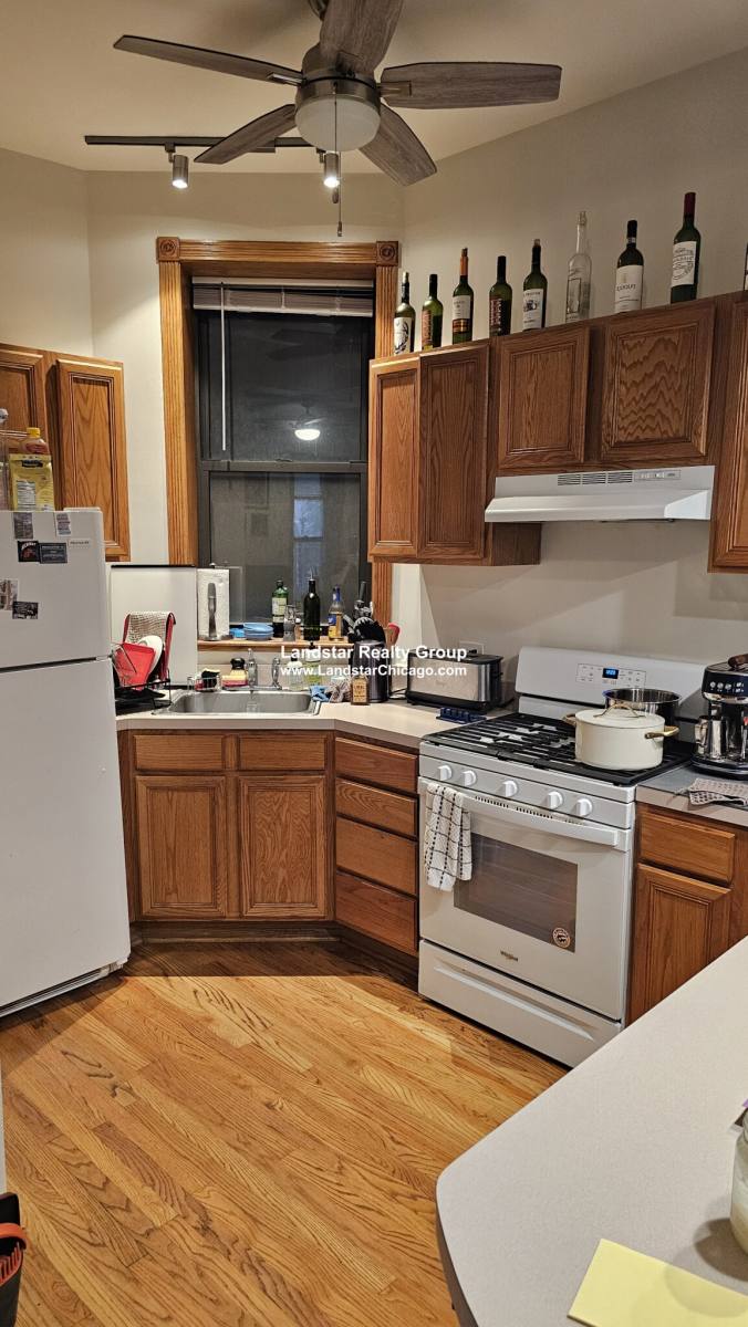 Apartment for rent at 1427 N Wood St #1F, Chicago, IL 60622