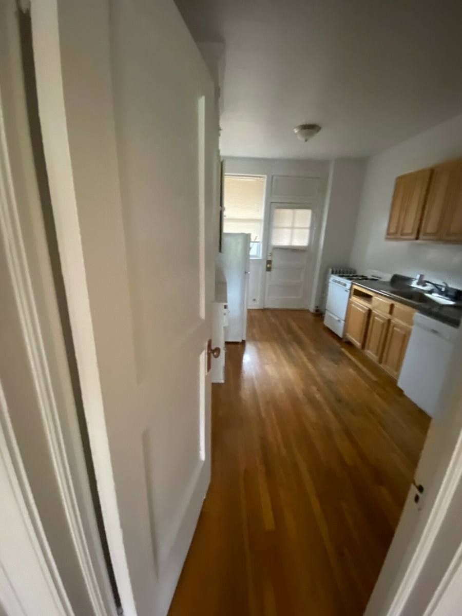 Apartment for rent at 7757 N Sheridan #1, Chicago, IL 60626