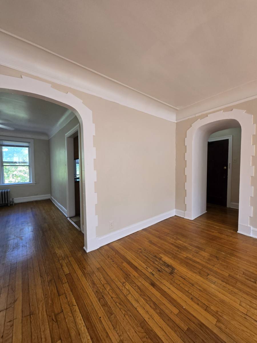 Apartment for rent at 1800 W Farwell #3B, Chicago, IL 60626