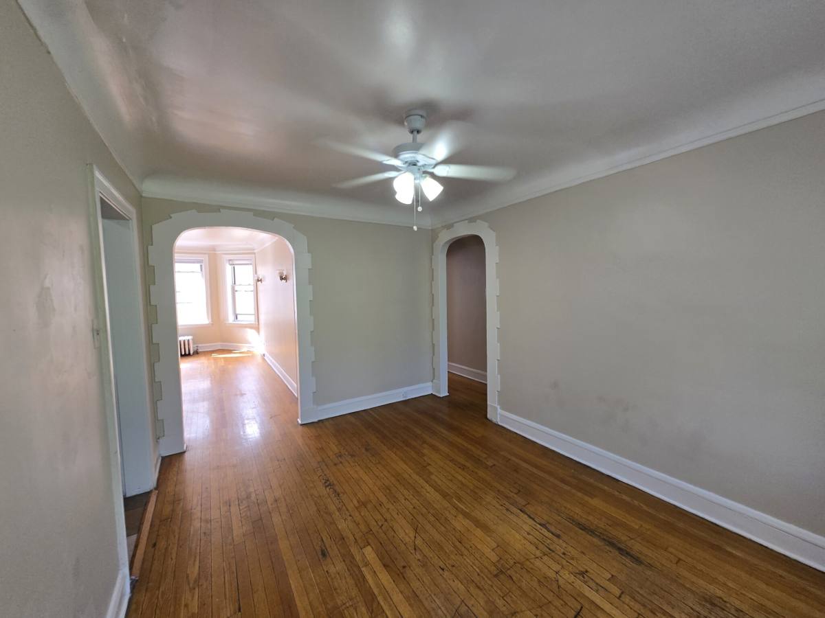Apartment for rent at 1800 W Farwell #3B, Chicago, IL 60626
