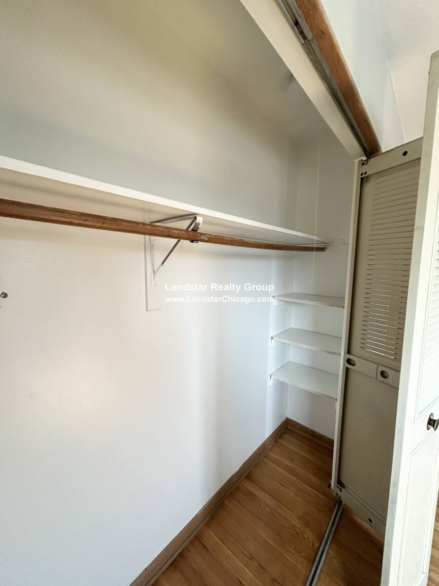 Apartment for rent at 1026 S River Rd #3C, Des Plaines, IL 60016