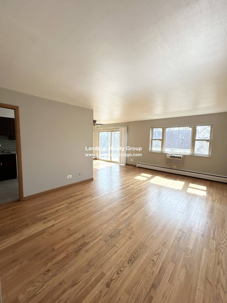 Apartment for rent at 1026 S River Rd #3C, Des Plaines, IL 60016