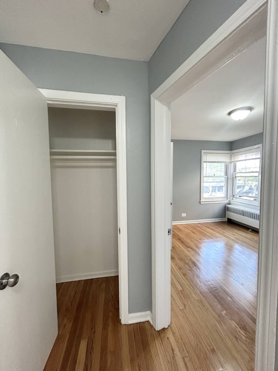 Apartment for rent at 6719 N California #1W, Chicago, IL 60645