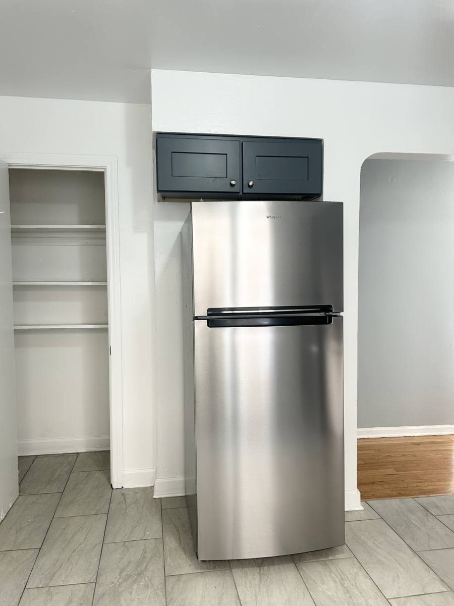 Apartment for rent at 6719 N California #1W, Chicago, IL 60645