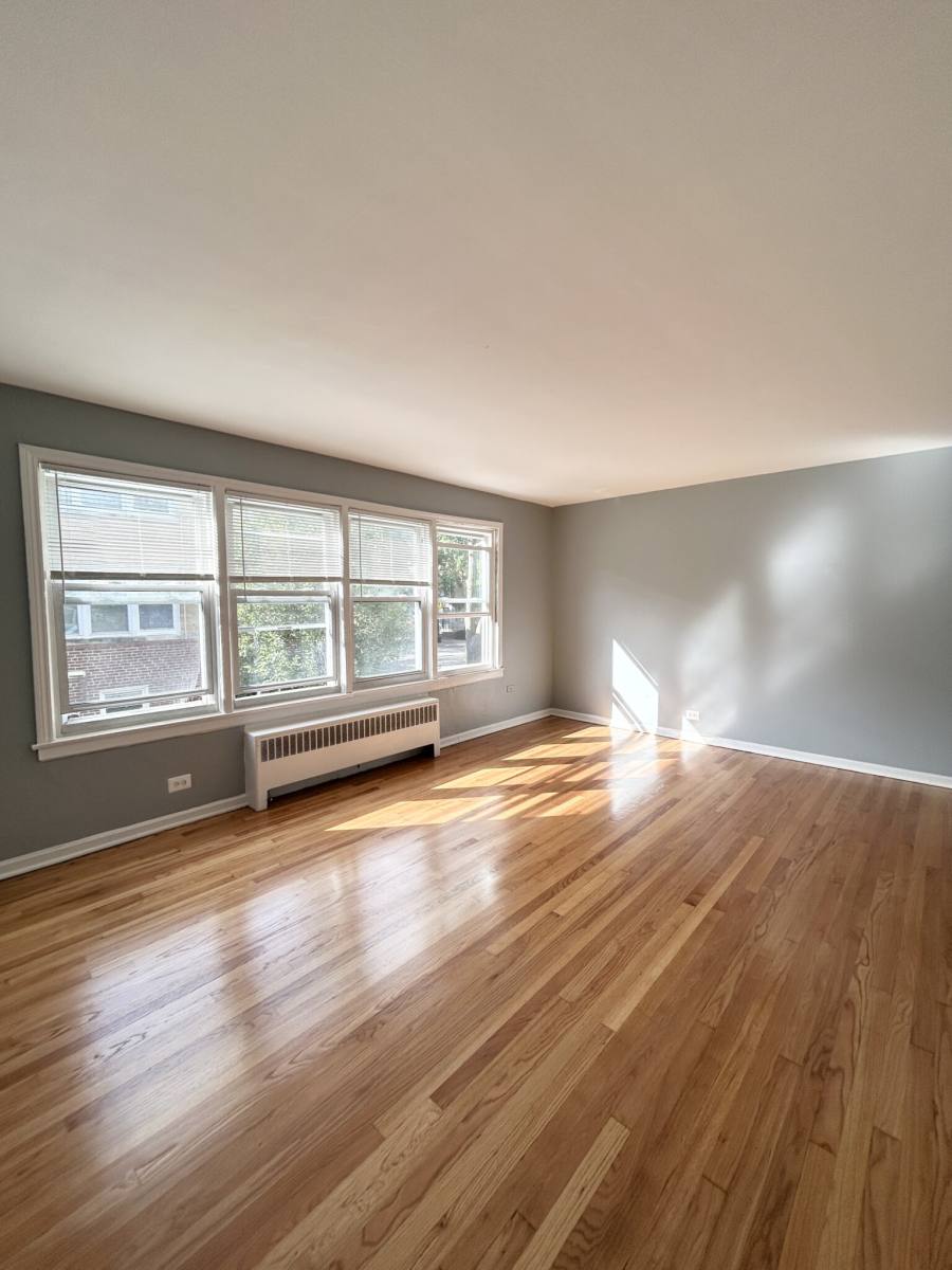 Apartment for rent at 6719 N California #1W, Chicago, IL 60645