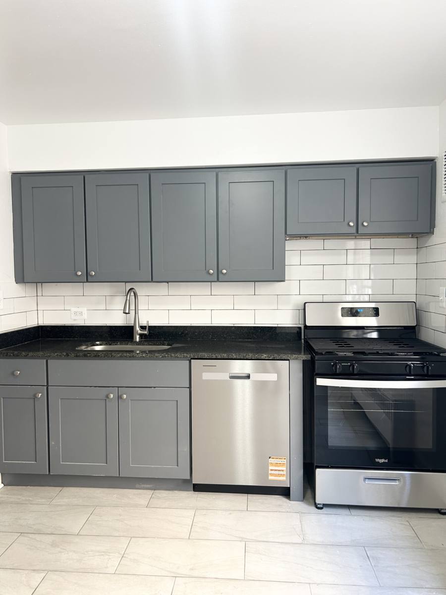 Apartment for rent at 6719 N California #1W, Chicago, IL 60645