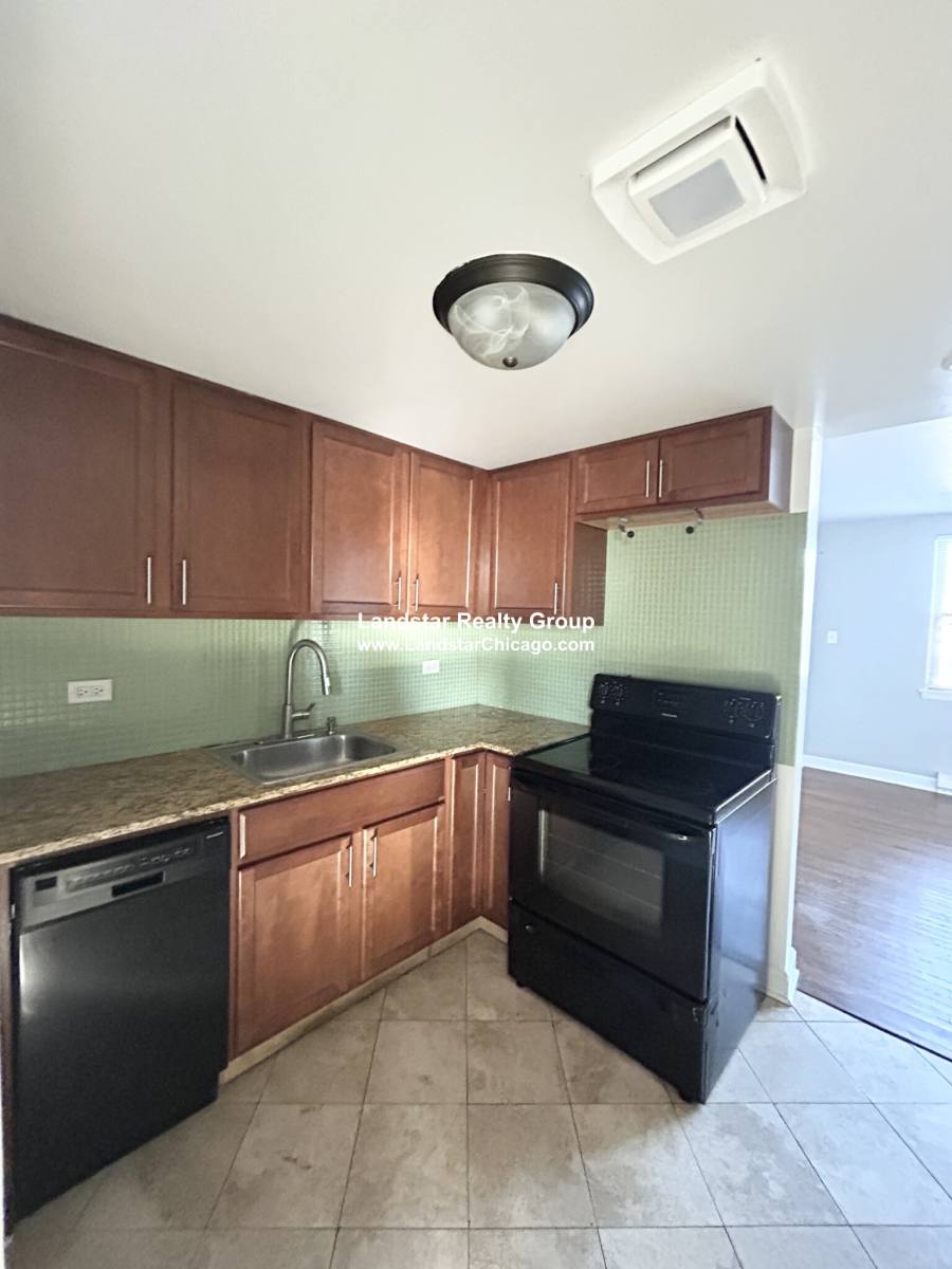 Apartment for rent at 76325 N Milwaukee Ave #1A, Niles, IL 60714