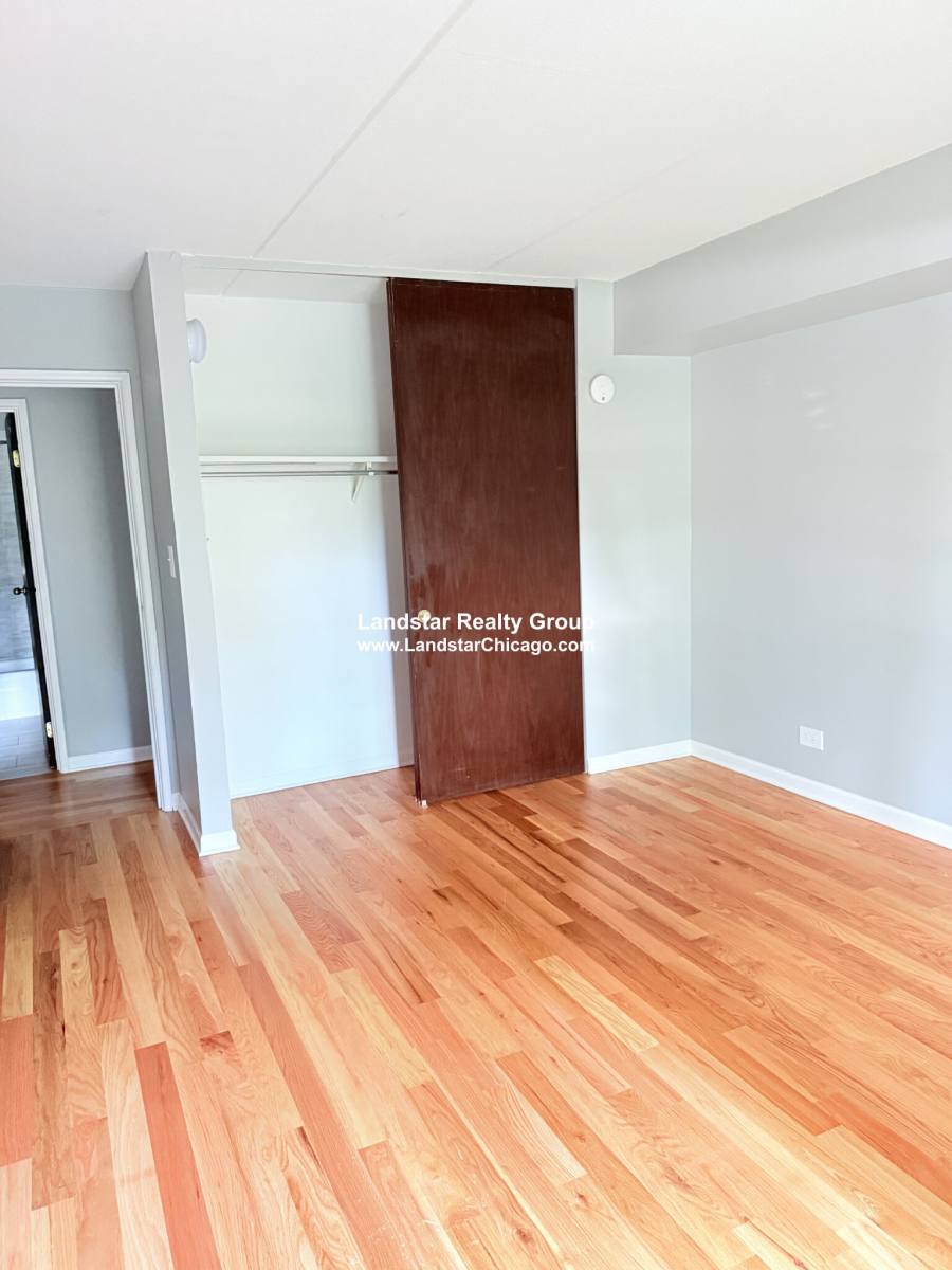 Apartment for rent at 525 Quentin Rd #104, Palatine, IL 60067