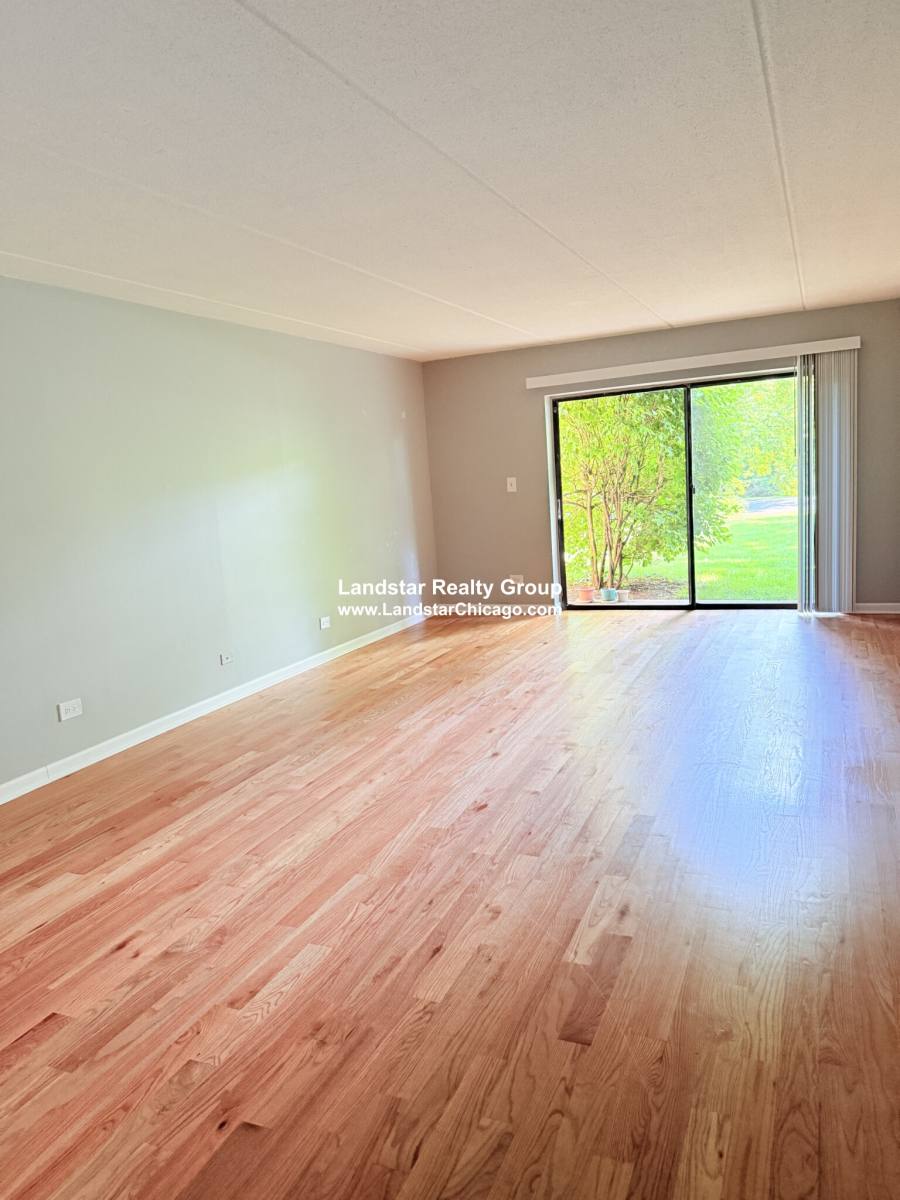Apartment for rent at 525 Quentin Rd #104, Palatine, IL 60067