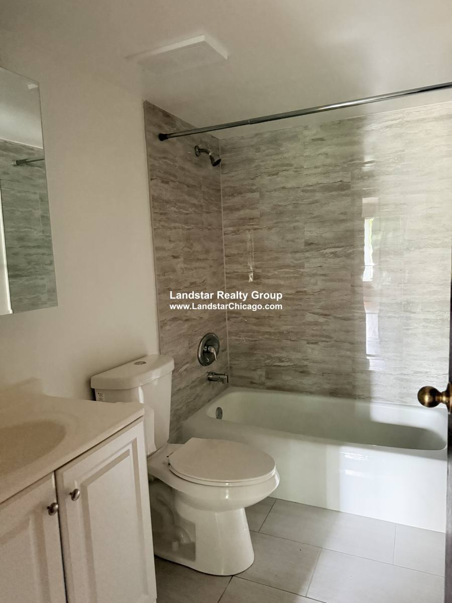 Apartment for rent at 525 Quentin Rd #104, Palatine, IL 60067