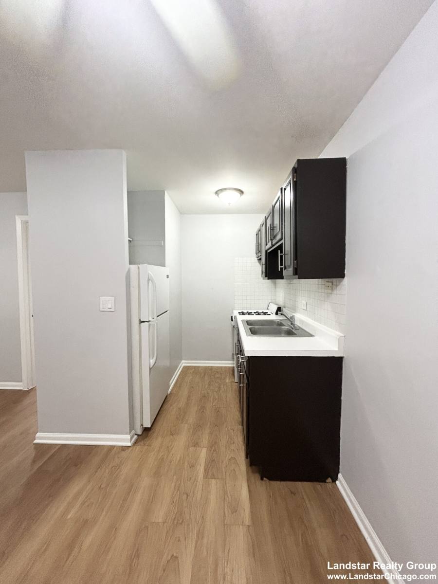 Apartment for rent at 4612 N Beacon St #3C, Chicago, IL 60640