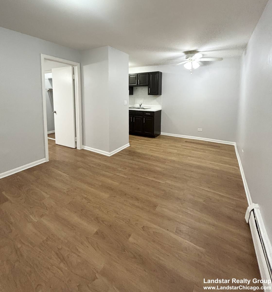 Apartment for rent at 4612 N Beacon St #3C, Chicago, IL 60640