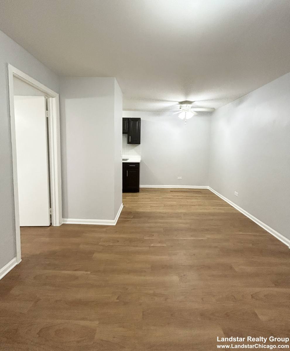 Apartment for rent at 4612 N Beacon St #3C, Chicago, IL 60640