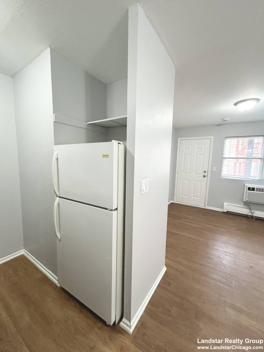 Apartment for rent at 4616 N Beacon St #2G, Chicago, IL 60640
