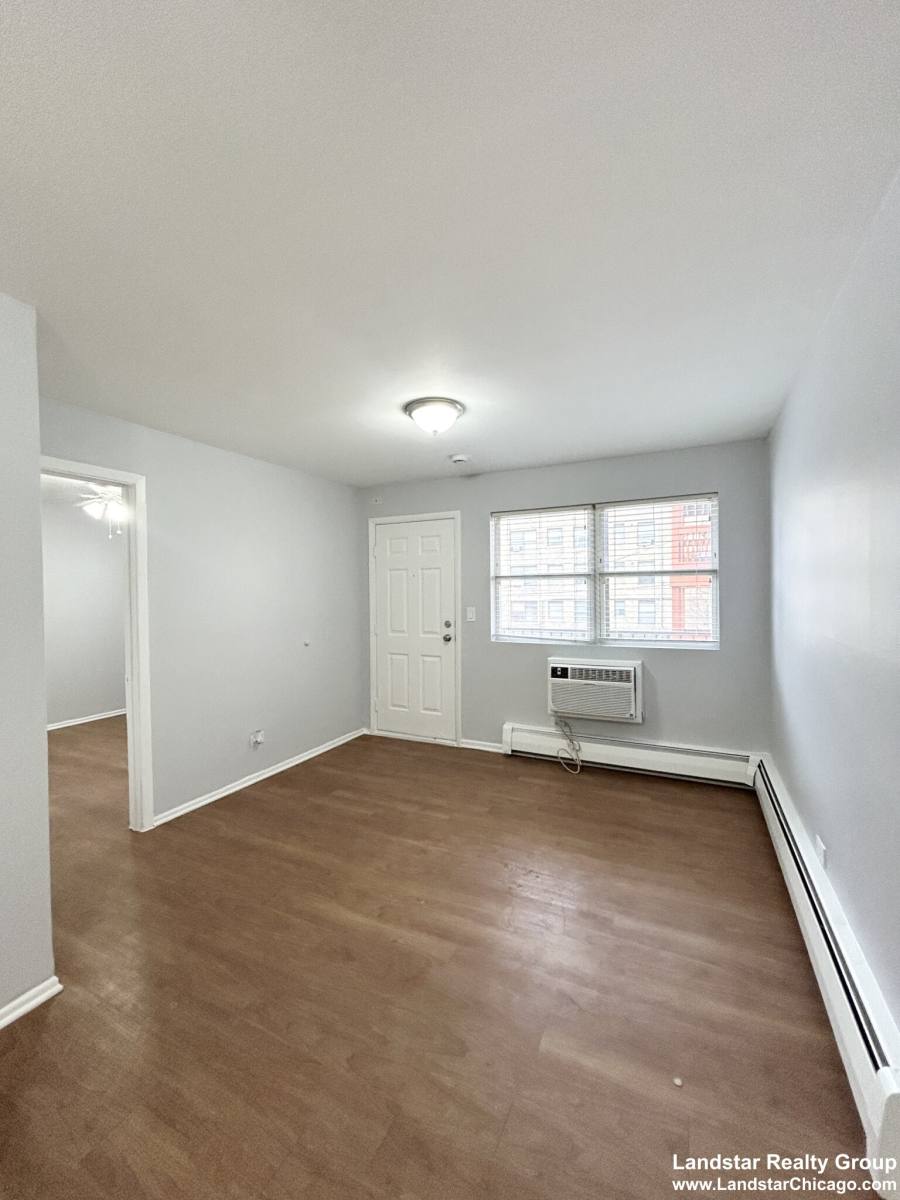 Apartment for rent at 4616 N Beacon St #2G, Chicago, IL 60640