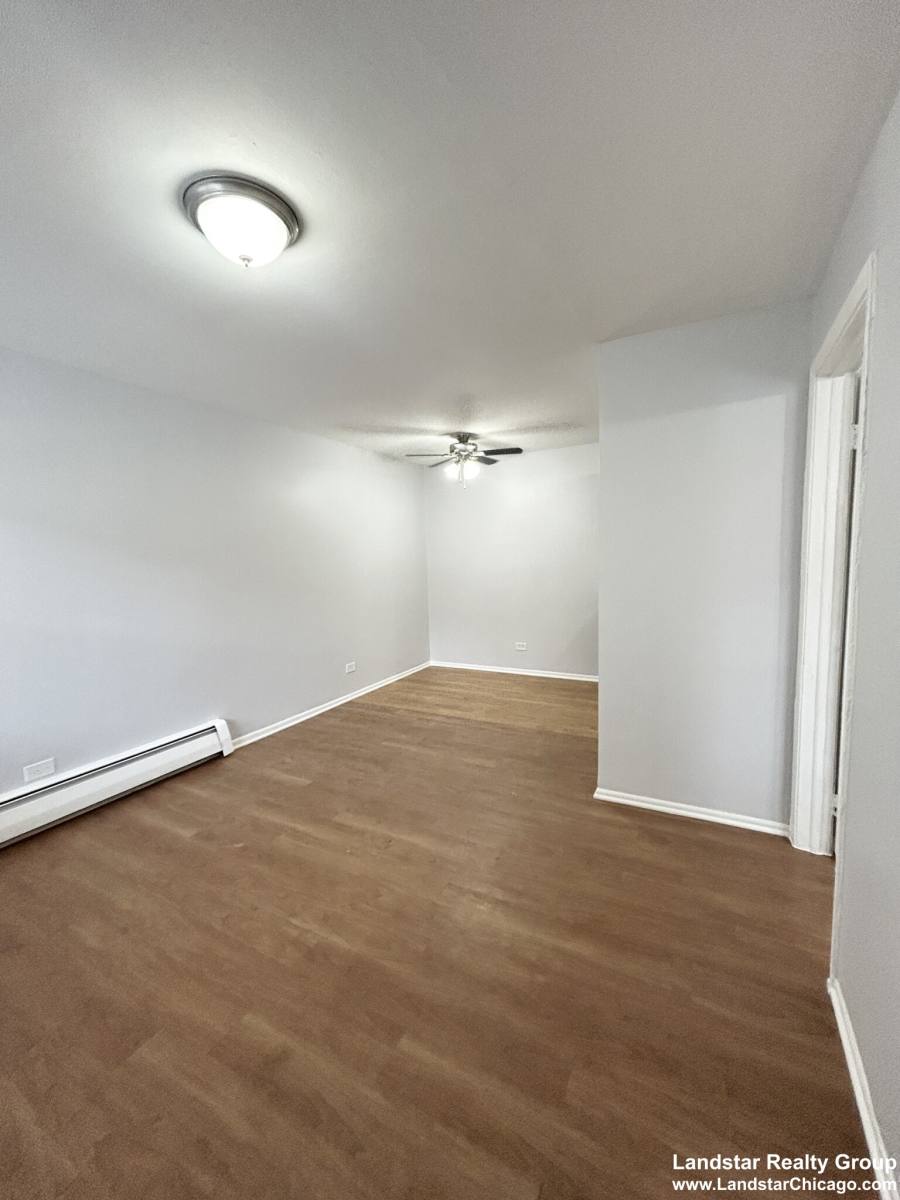 Apartment for rent at 4616 N Beacon St #2G, Chicago, IL 60640