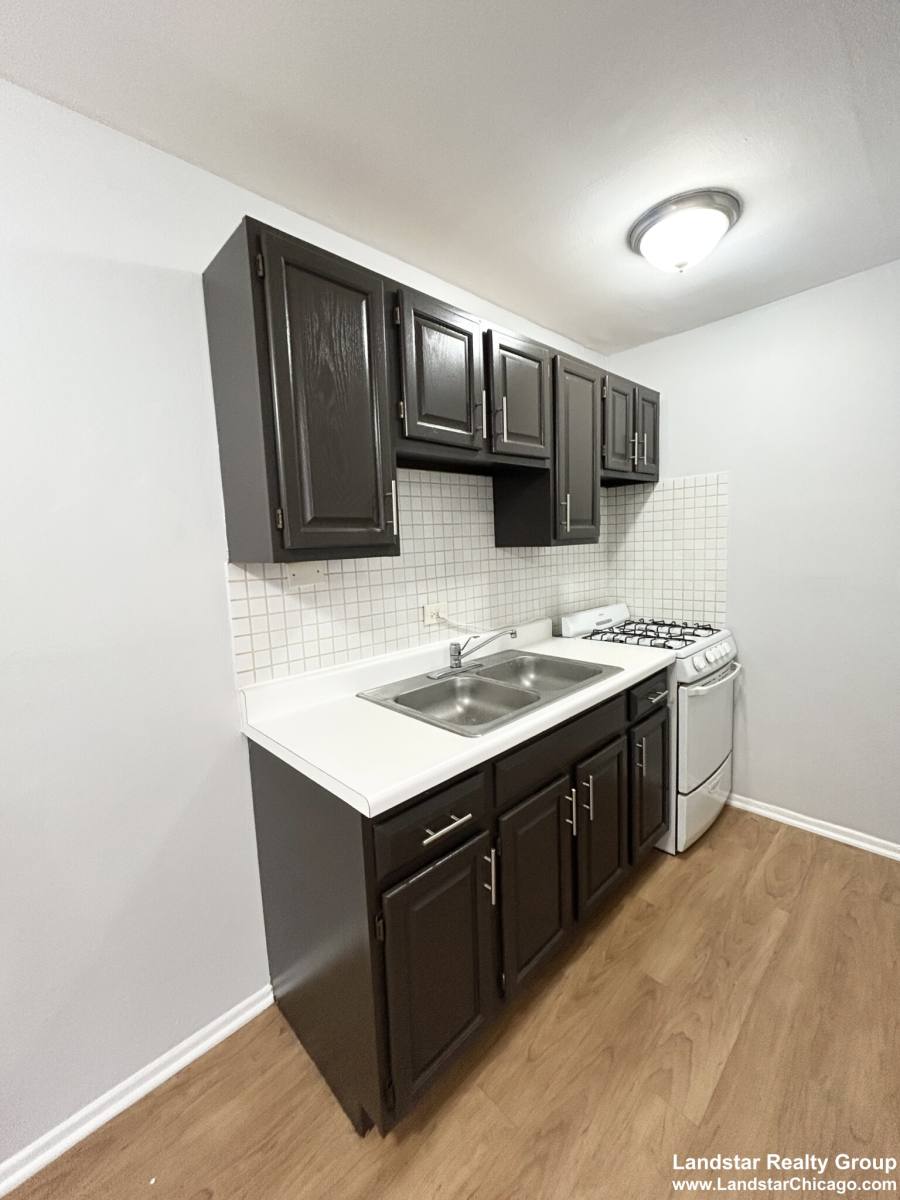 Apartment for rent at 4616 N Beacon St #2G, Chicago, IL 60640