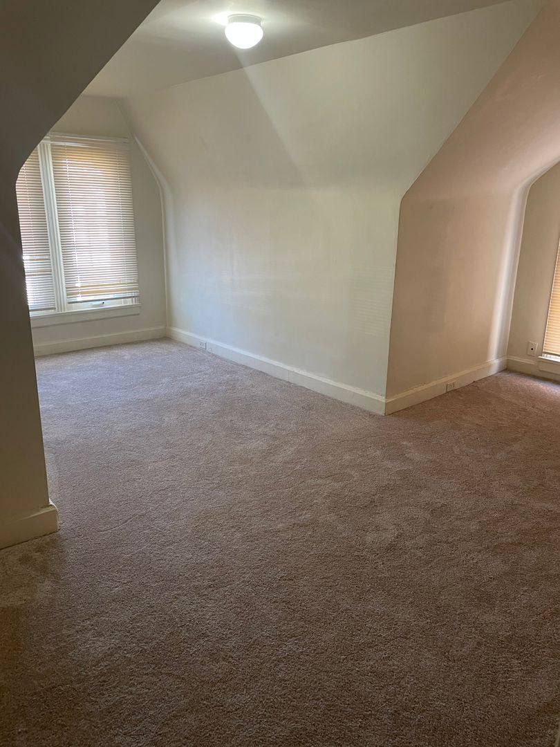 Apartment for rent at 322 Pine St, Harrisburg, PA 17113