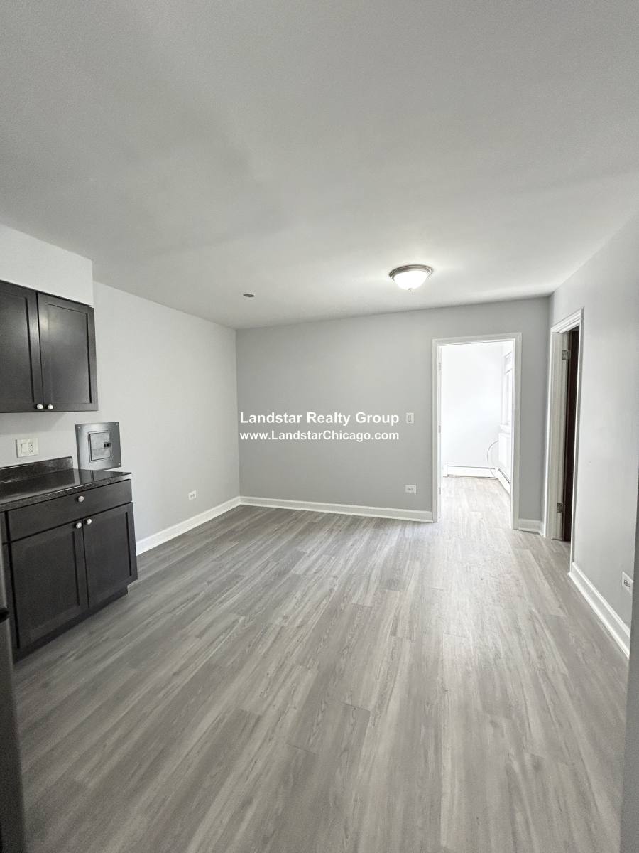 Apartment for rent at 1040 W Hollywood #520, Chicago, IL 60640