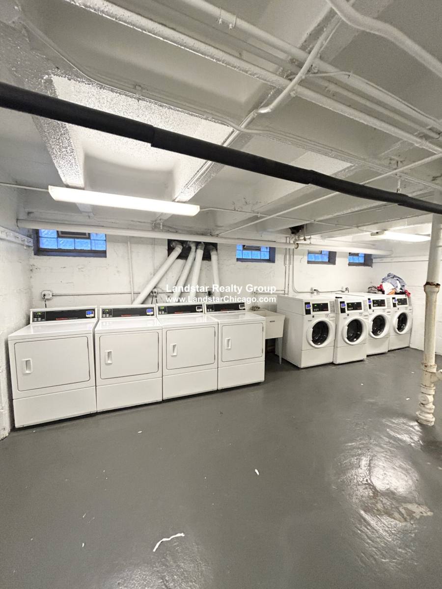 Apartment for rent at 661 W Sheridan Rd #607, Chicago, IL 60613