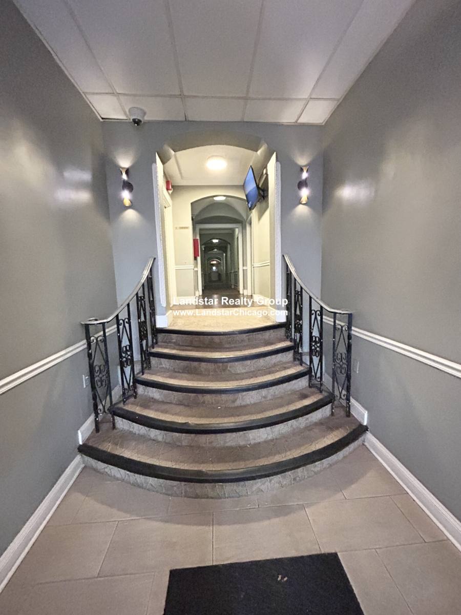 Apartment for rent at 661 W Sheridan Rd #607, Chicago, IL 60613