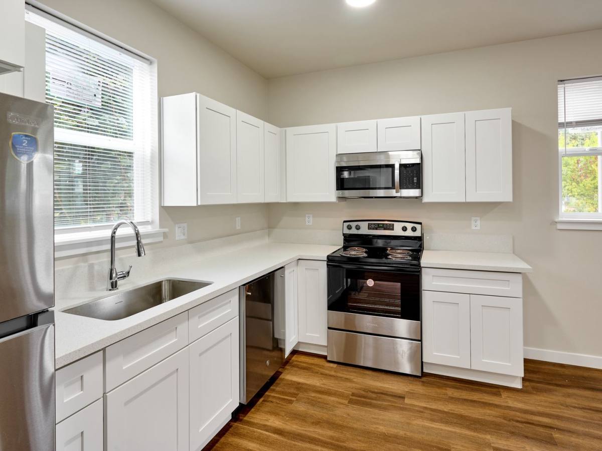 House for rent at 1808 17th Ave SW, Albany, OR 97321