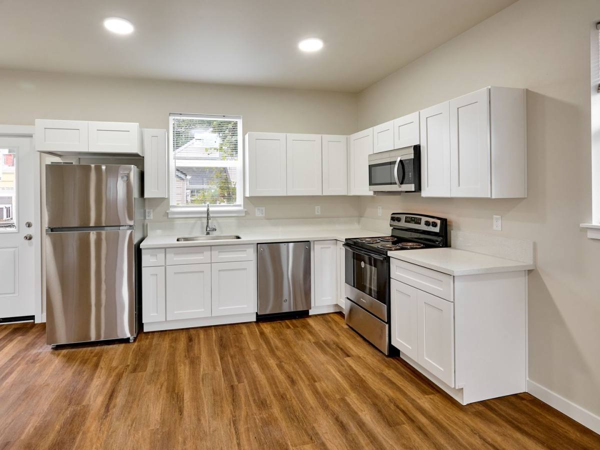 House for rent at 1808 17th Ave SW, Albany, OR 97321