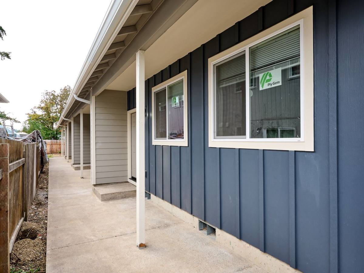 House for rent at 1808 17th Ave SW, Albany, OR 97321